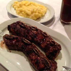Asado de tira y puré
