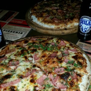Pizza Prosciutto y Polarcitas