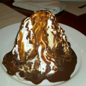 Brownie con helado