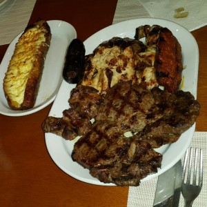 platano horneado y parte de parrilla brasero 