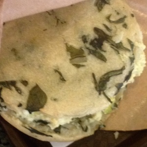 Luna Pepeada en Arepa con Espinacas
