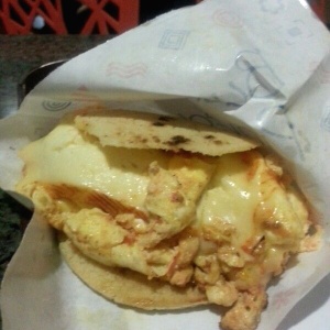 Perico con queso ahumado