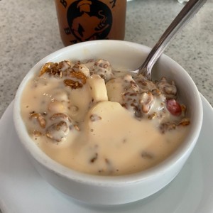 Runway Breakfast: Granola con frutas
