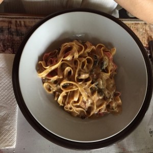 linguini con queso de cabra