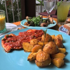 Scaloppine de Pollo con papas al romero