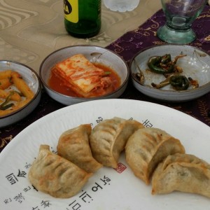 empanadas de carne y vegetales con contorno