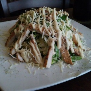 Ensalada Cesar con pollo