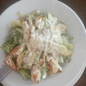 ensalada cesar con pollo