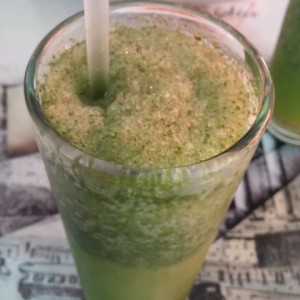 Limonada con yerba buena