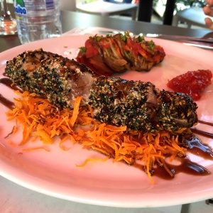Atun abrazado 
