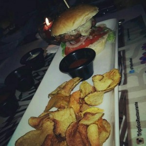 Hamburguesa La Parrillera