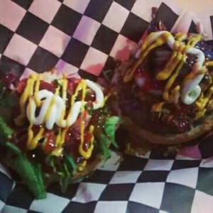 Hamburguesa de cane con tocineta