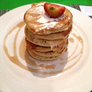 Torre de Panquecas con Syrup de Maple