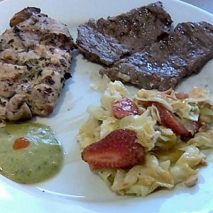 Lomo de cerdo, carne y ensalada Cabral