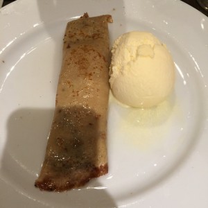 crepes flambeada relleno de avellana y chocolate