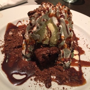 brownie con helado 