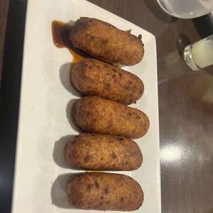 ENTRADAS - Tequeños de yuca