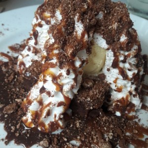 Brownie con helado