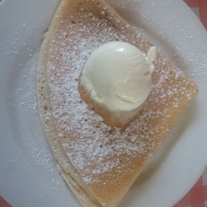 Creppe de chocolate con helado