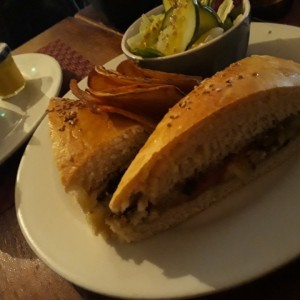 sanwich queso brie con aceituna