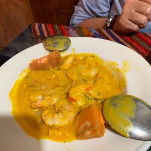 ceviche de camarones en salsa de aji 