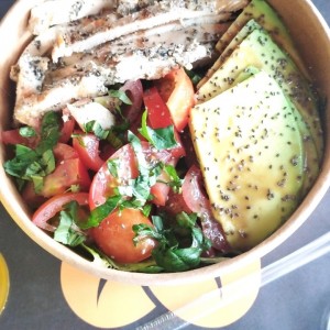 Ensalada Chicken Avocado