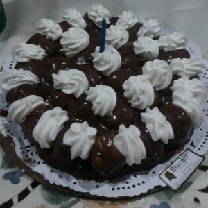 torta de profiteroles