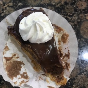 porcion de profiteroles
