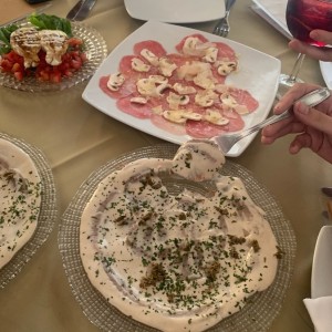entradas burrata,carpachio,vitel tone