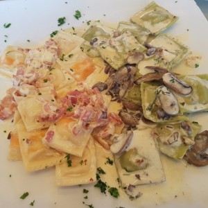 Duo de Raviolis, Carbonara y Espinacas.