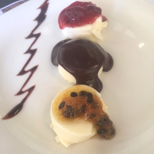 Panna Cottas de fresa, parchita (la mejor) y chocolate