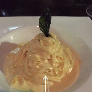 fetuccini cuatro quesos con aceite de trufa