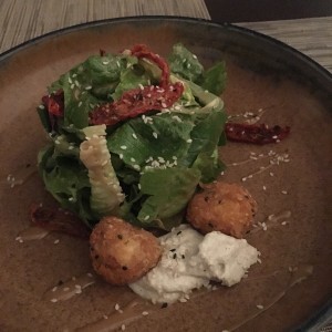 Ensalada de queso de cabra