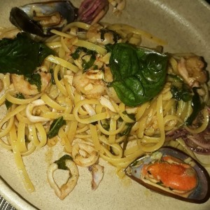 Linguine Aglio, Olio, E'Frutti Di Mare