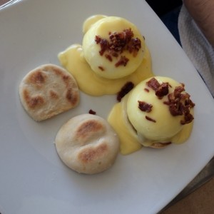 Huevos benedictinos