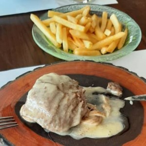 Lomito a la Holandesa 