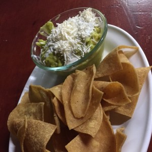 guacamole con pototes 
