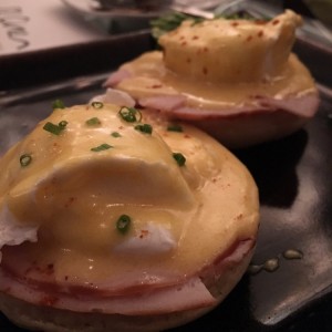 Huevos Benedictinos