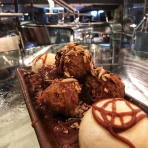 Banana tempura xon helado. 