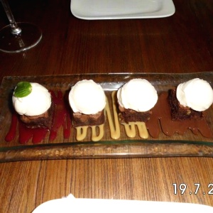 Brownie con helado
