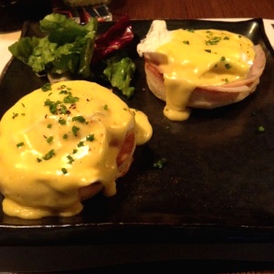 Huevos Benedictos
