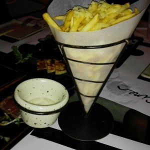 papas con aceite de trufa y manchego