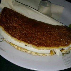 cachapa con queso y nata