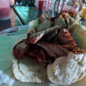 Sandwich de pernil