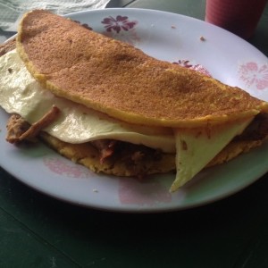 Cachapa Mixta que buen pernil