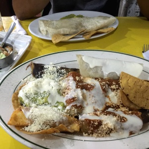 Plato mixto de 9 piezas y burrito