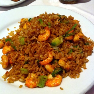 Arroz Frito con Pollo y Camarones