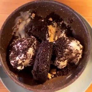 Brownie con helado, muy malo