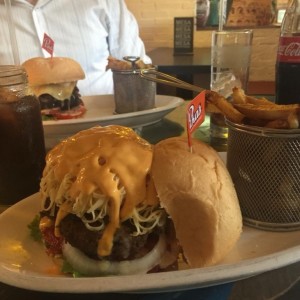 Hamburguesa Pika?s y Cheese Lover