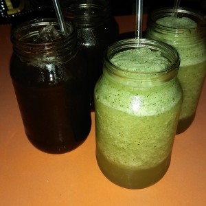 Nestea y limonada con hierba buena